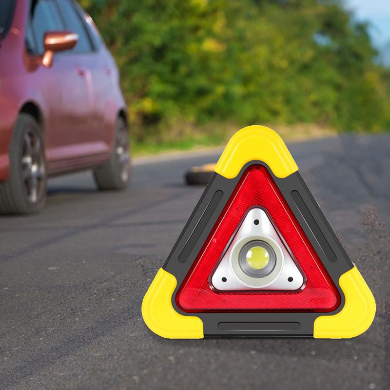 70% DE DESCONTO | Triângulo de Emergência 3 em 1 para Carro com Luz LED Integrada
