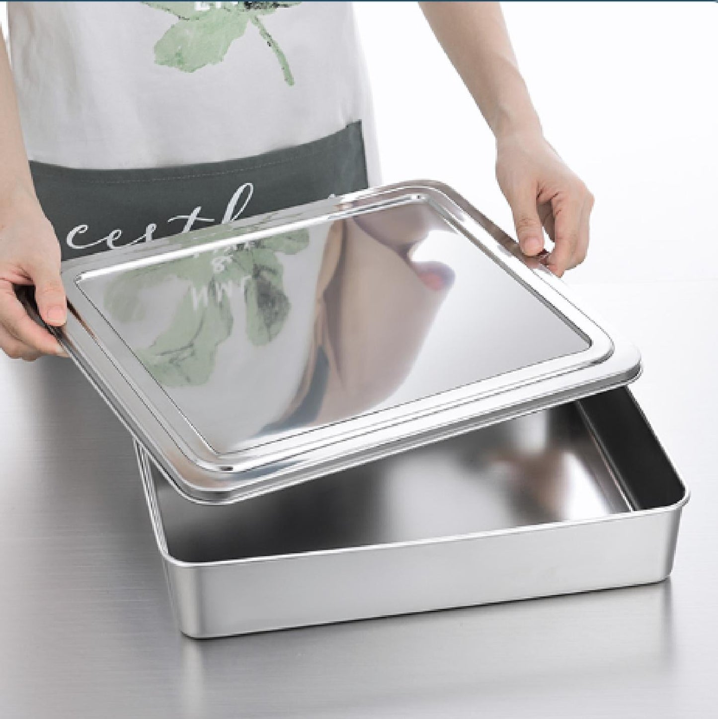 Conjunto de 2 caixas com tampa para tabuleiro de servir em aço inoxidável.